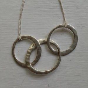 Kenneth Cole silver 3-ring necklace